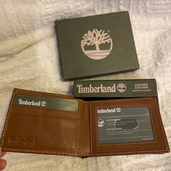 Timberland Slim Fold Leather Wallet with Box, Like New - Picture 2 of 4